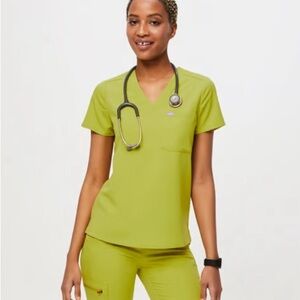 FIGS catarina women’s XL scrub top